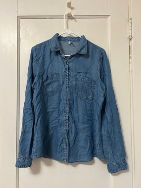 Women’s Maurice’s Light Wash Denim Button-Up Shirt - Size Large